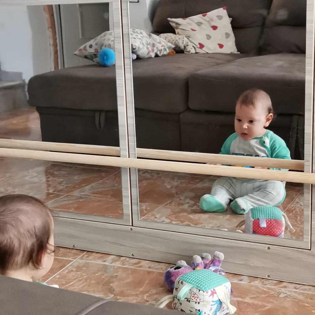Espejo infantil irrompible estilo Montessori - Imagen 3