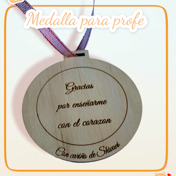 MEDALLAS QUE TIERNO LAS PALMAS COLEGIO FIN DE CURSO MADERA PERSONALIZADO GRABADO LASER COLOR CANARIAS