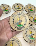 MEDALLAS QUE TIERNO LAS PALMAS COLEGIO FIN DE CURSO MADERA PERSONALIZADO GRABADO LASER COLOR CANARIAS