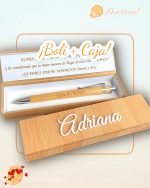 CAJA CON BOLIGRAFO PERSONALIZADO QUE TIERNO MADERA BAMBU PROFE