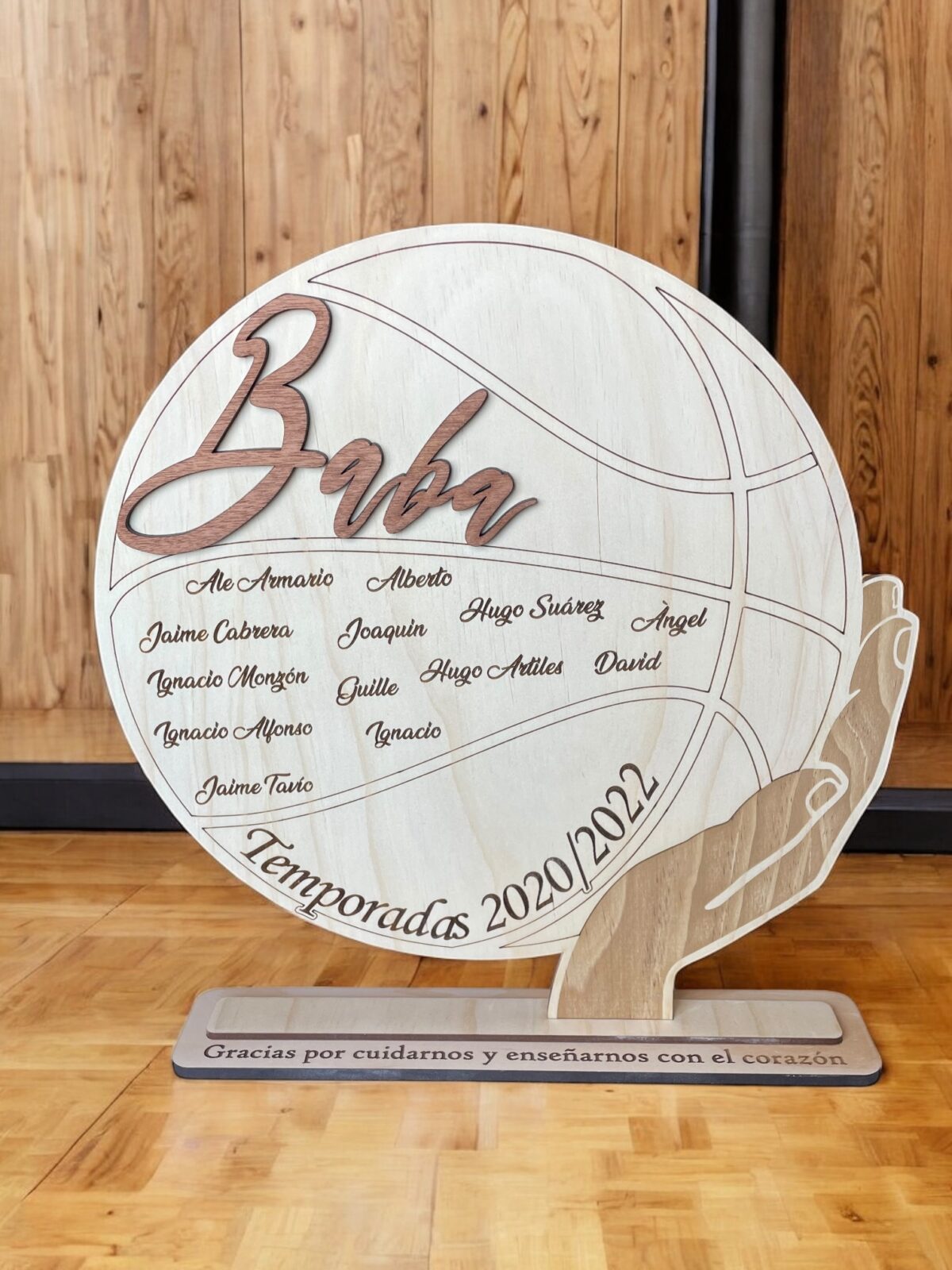 PLACA-ENTRENADOR-TROFEO-FUTBOL-BALONCESTO-VOLEIBOL-DEPORTE-CANARIAS-QUE-TIERNO-LAS-PALMAS-MADERA-PERSONALIZADO-FIN-DE-CURSO-TEMPORADA
