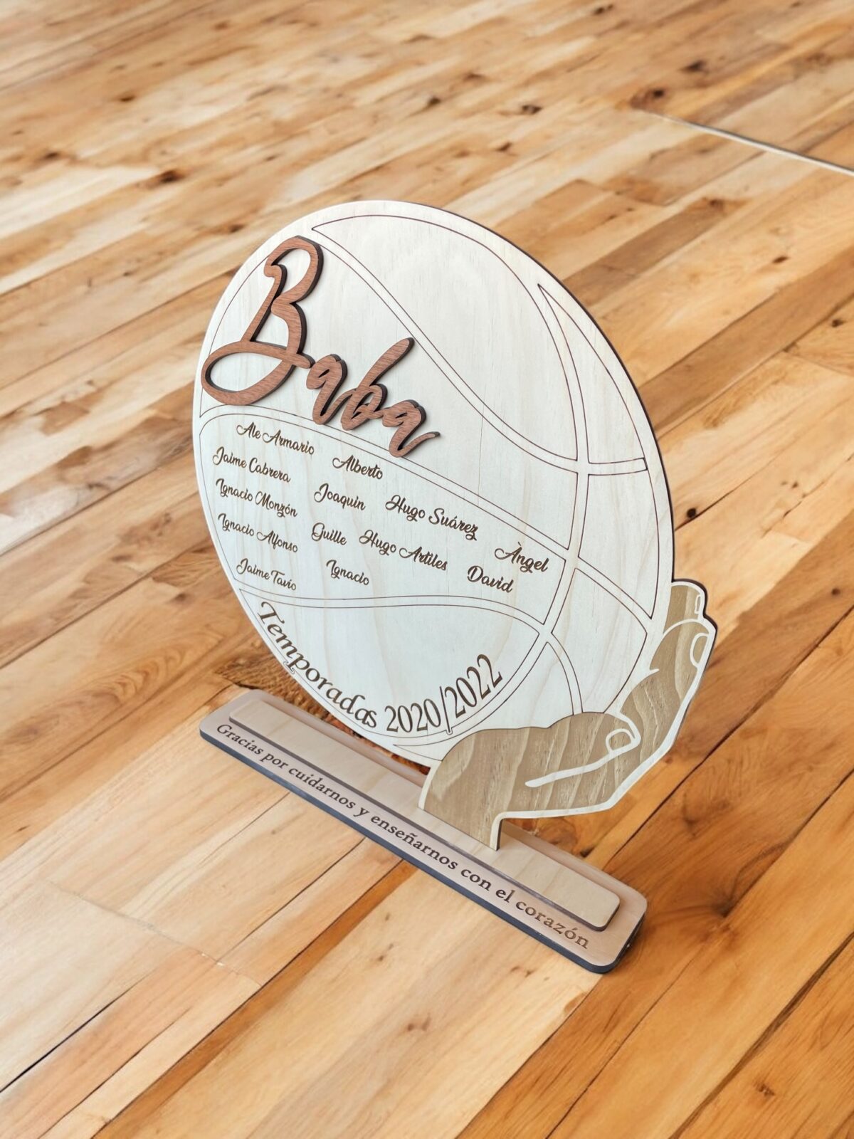 PLACA-ENTRENADOR-TROFEO-FUTBOL-BALONCESTO-VOLEIBOL-DEPORTE-CANARIAS-QUE-TIERNO-LAS-PALMAS-MADERA-PERSONALIZADO-FIN-DE-CURSO-TEMPORADA