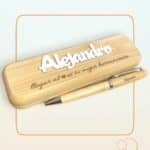 Bolígrafo en caja de madera