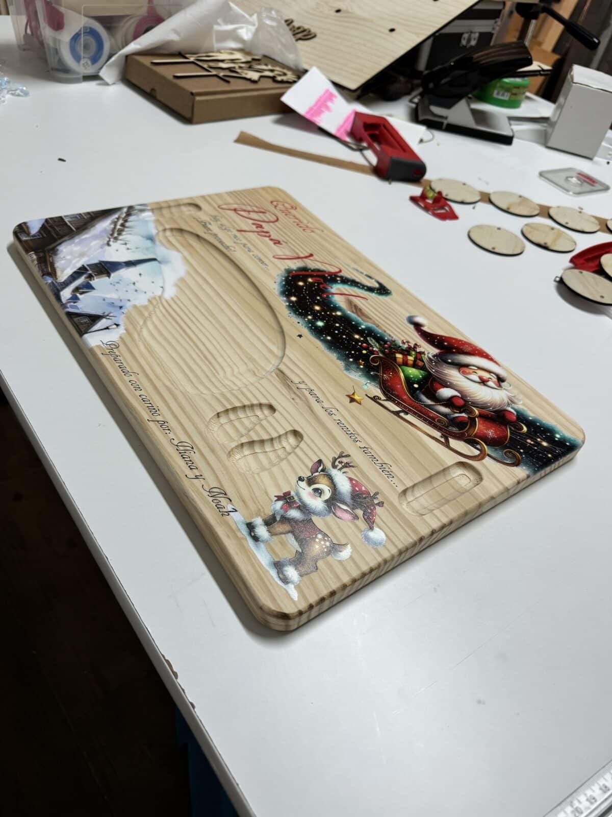 BANDEJA MAGICA NAVIDEÑA REYES MAGOS PAPA NOEL QUE TIERNO CANARIAS MADERA A COLOR LAS PALMAS MAGIA