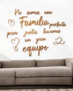 Frase No somos una FAMILIA perfecta pero juntos hacemos un gran EQUIPO QUE TIERNO CANARIAS LAS PALMAS MADERA METACRILATO CORTE Y GRABADO LASER