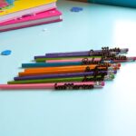 LAPICES CON NOMBRE EN MADERA DE COLORES PERSONALIZADOS QUE TIERNO LAS PALMAS CANARIAS MADERA FIN DE CURSO PROFE ALUMNADO REGALO